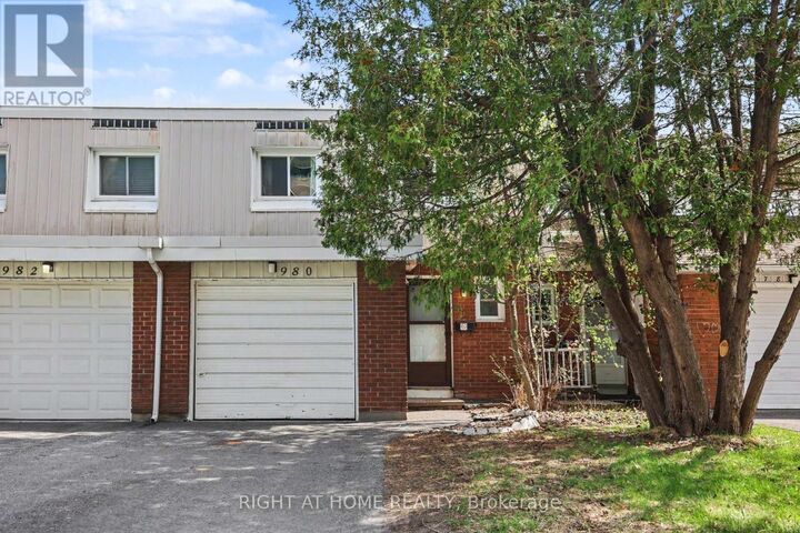 Property Photo:  980 Gulf Place 207  ON K1K 3Y1 