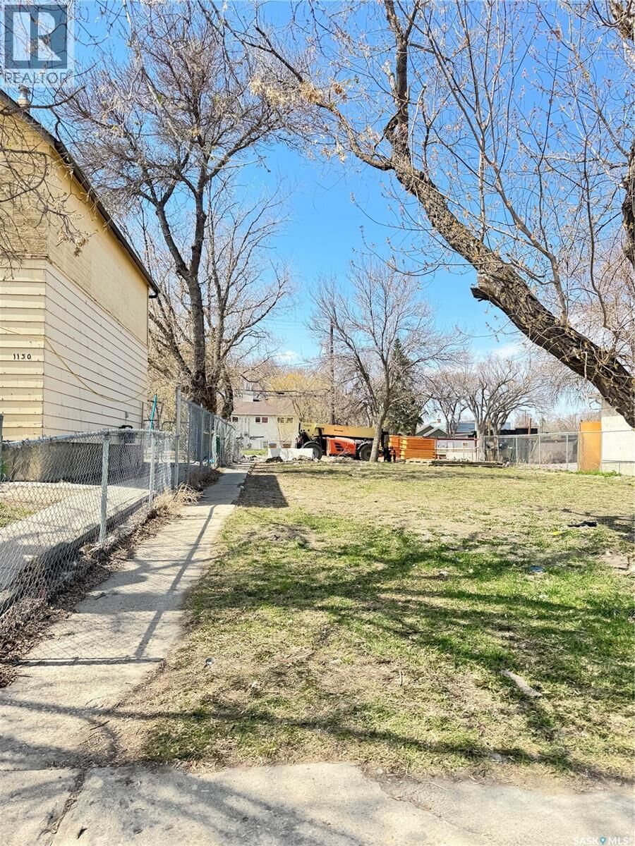 Property Photo:  1128 Angus Street  SK S4T 1Y5 
