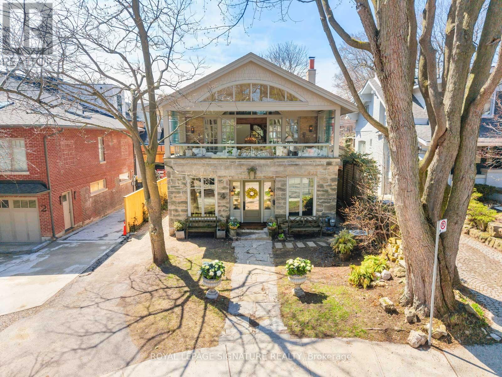 Property Photo:  4 Neville Park Boulevard  ON M4E 3P6 