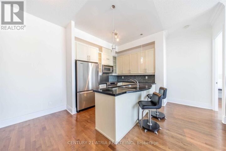 Property Photo:  763 Bay Street Ph01  ON M5G 2R3 