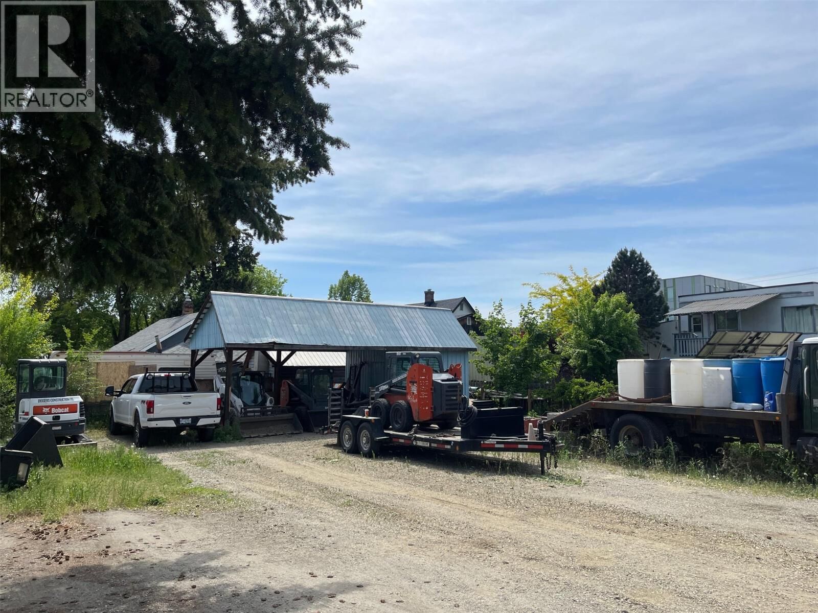 Property Photo:  3414 27th Avenue  BC V1T 1S3 
