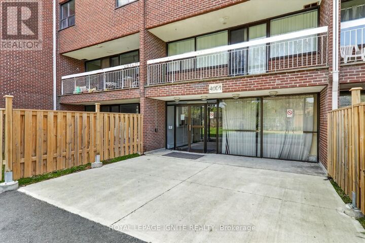 Property Photo:  4064 Lawrence Avenue East 602  ON M1E 4V6 
