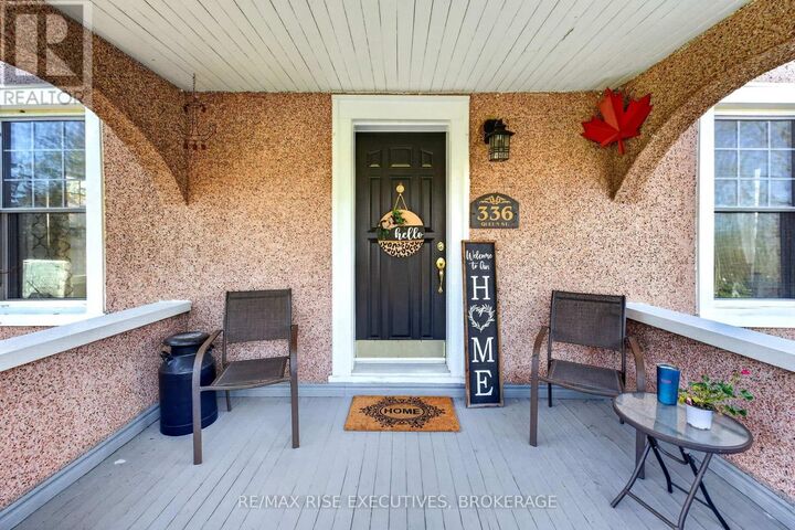 Property Photo:  336 Queen Street  ON K0H 1G0 