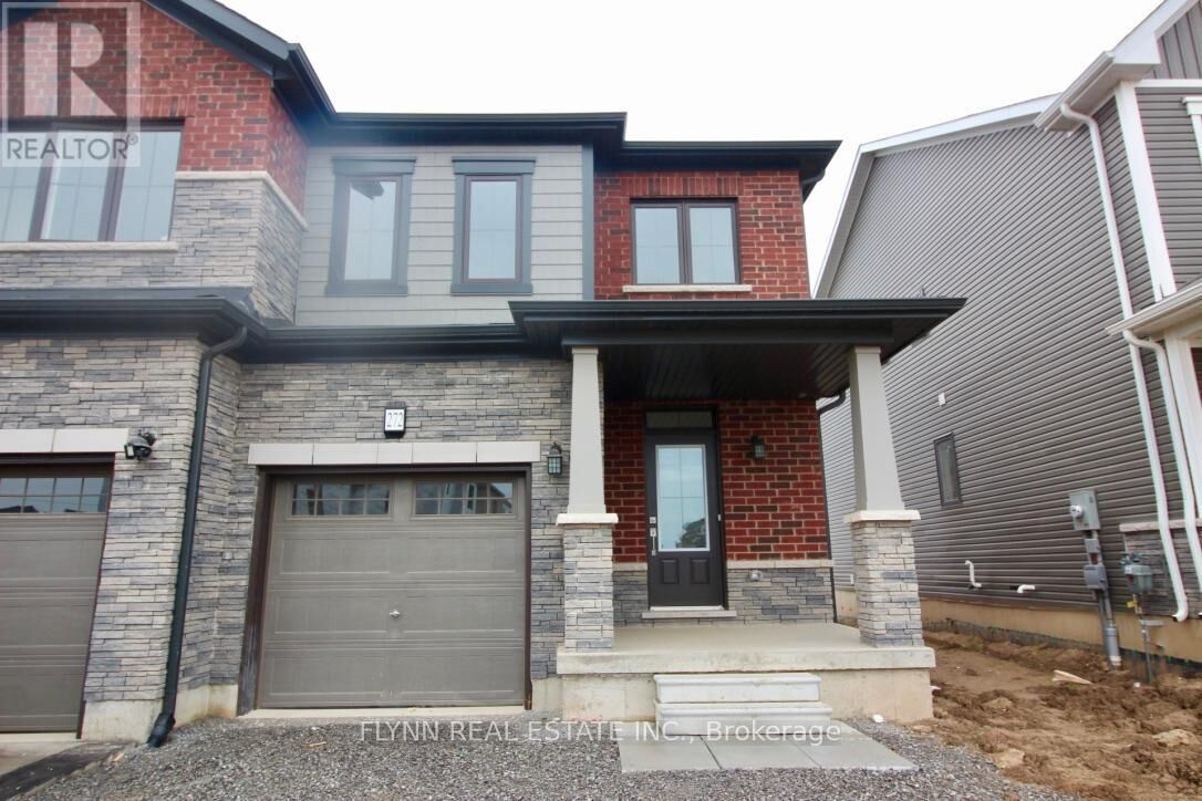 Property Photo:  272 Explorer Way  ON L2V 0K2 