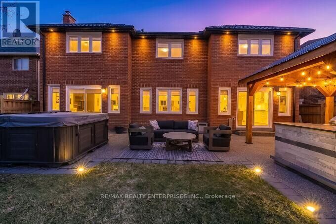 Property Photo:  5683 Oldcastle Crescent  ON L5M 4X6 