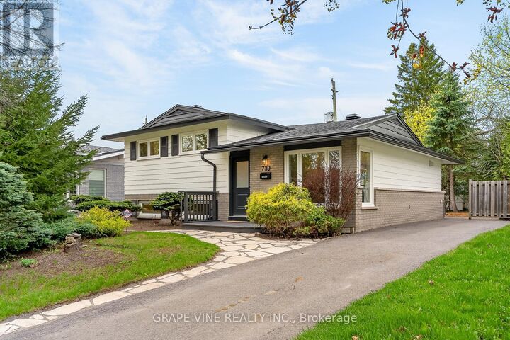 Property Photo:  730 Holt Crescent  ON K1G 2Y7 