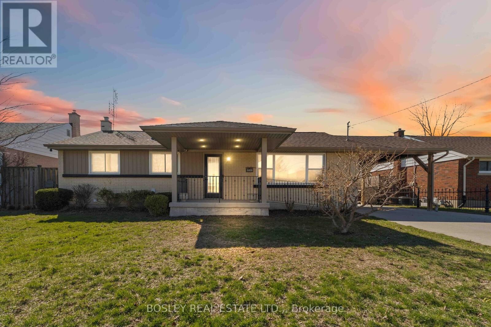 Property Photo:  5009 Amelia Crescent  ON L2E 5C4 
