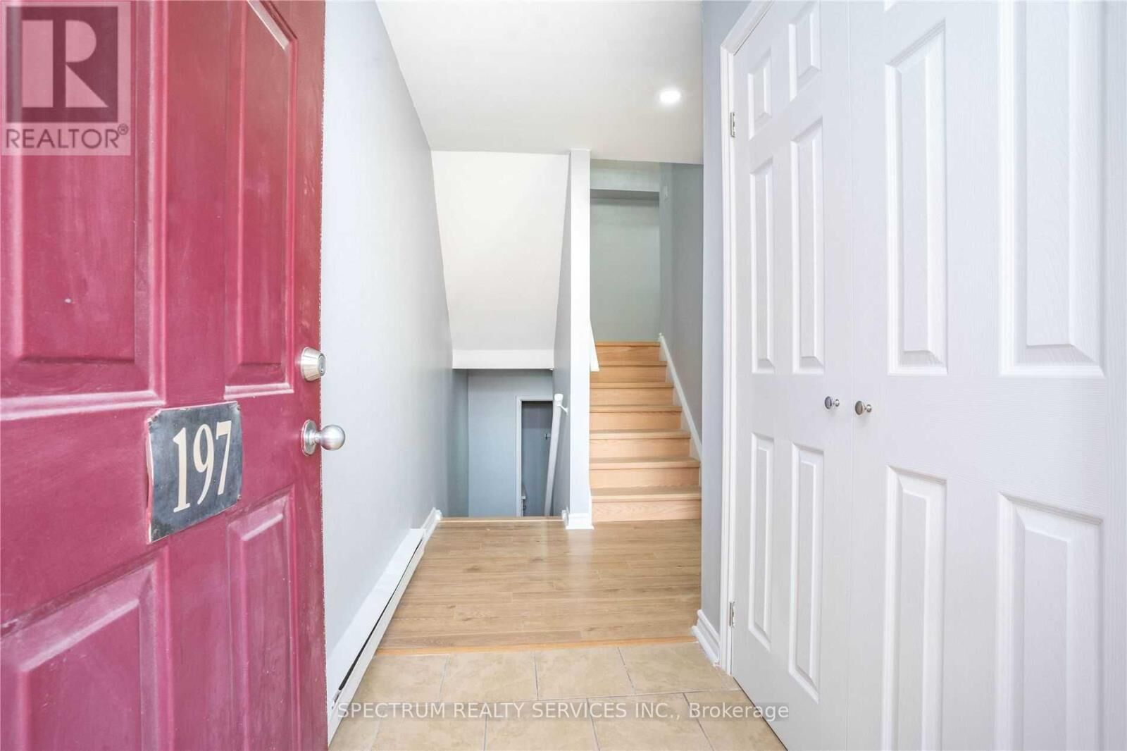 Property Photo:  197 Milestone Drive 68  ON L4G 3M2 