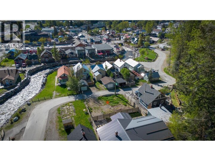 Property Photo:  350B Kimberley Avenue  BC V1A 2J1 