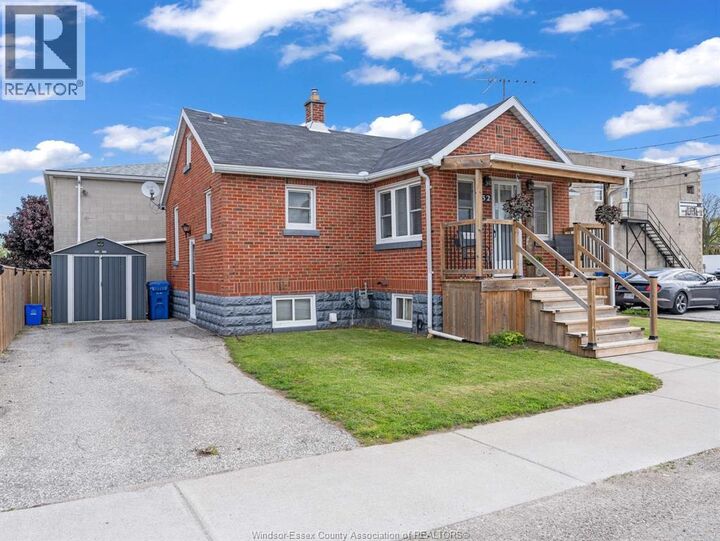 Property Photo:  32 Centre Street West  ON N0R 1G0 