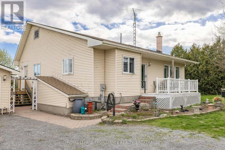 Property Photo:  706 Spithead Road  ON K7G 2V6 