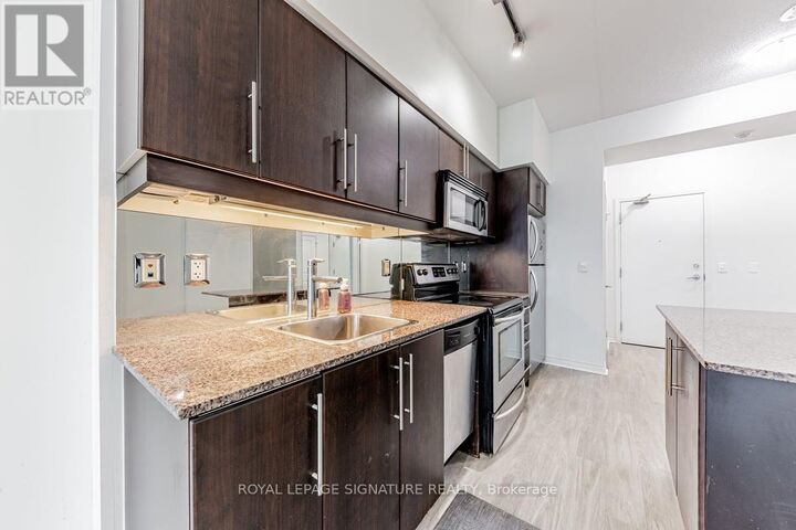 Property Photo:  2885 Bayview Avenue 602  ON M2K 0A3 