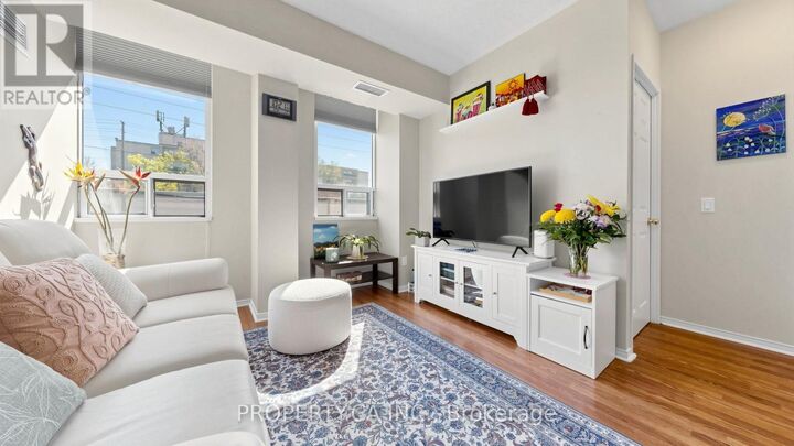 Property Photo:  7398 Yonge Street 107  ON L4J 8J2 