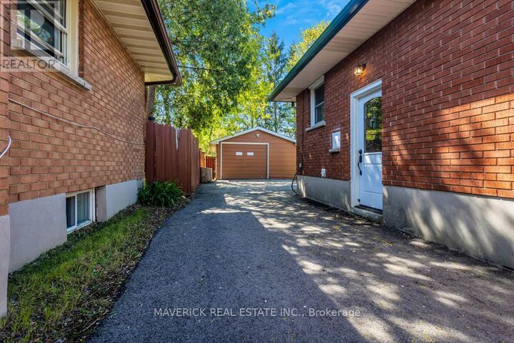 Property Photo:  1679 Dale Street  ON N5V 1Y3 