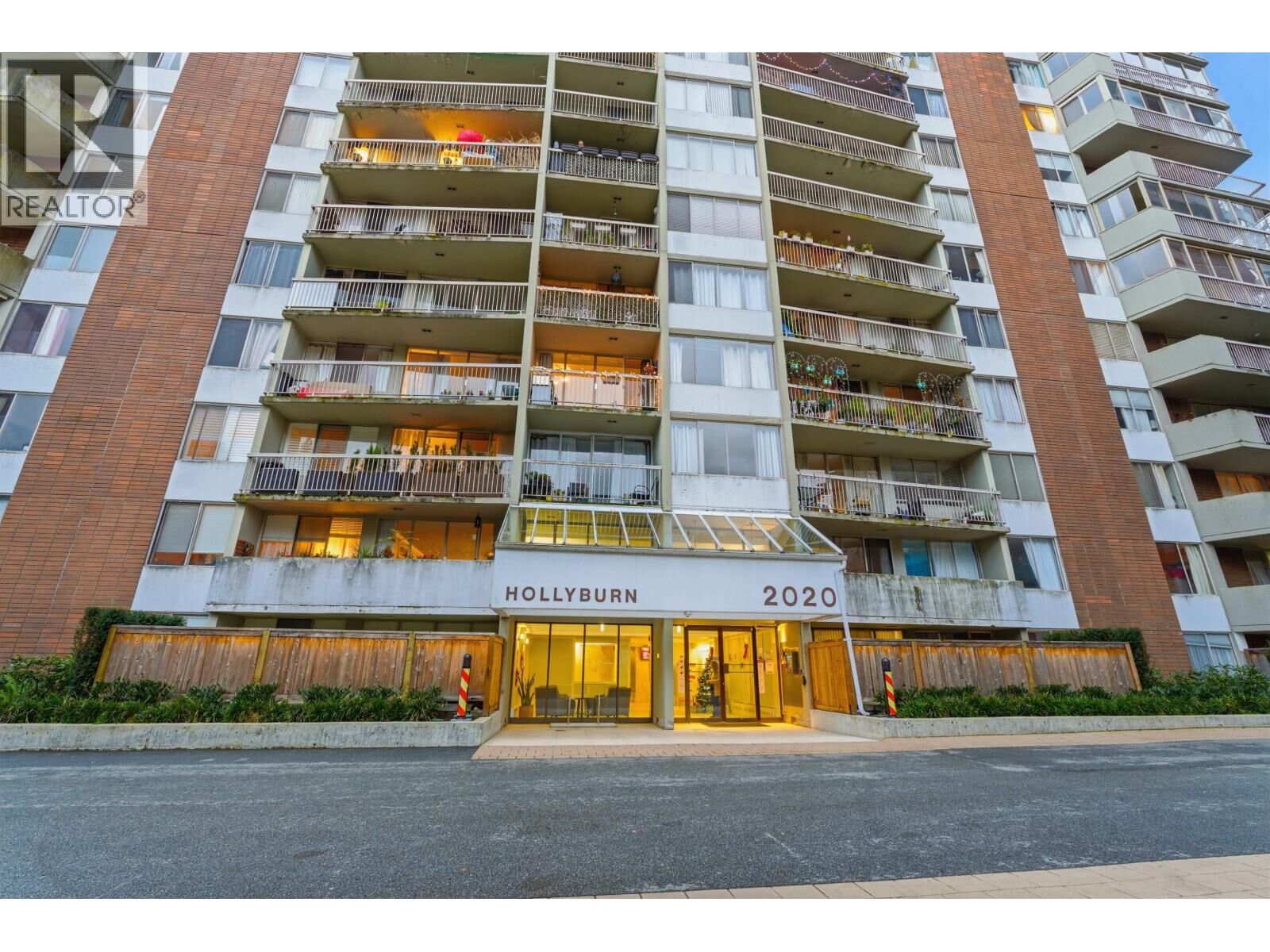 Property Photo:  2020 Fullerton Avenue 808  BC V7P 3G3 