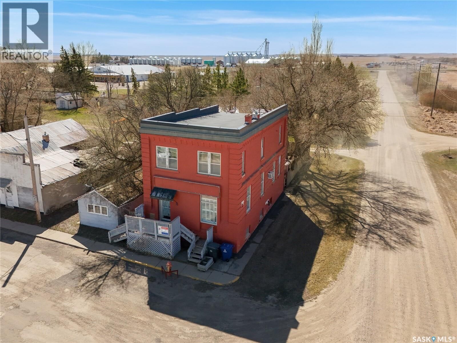 Property Photo:  1002 9th Street  SK S0K 3C0 