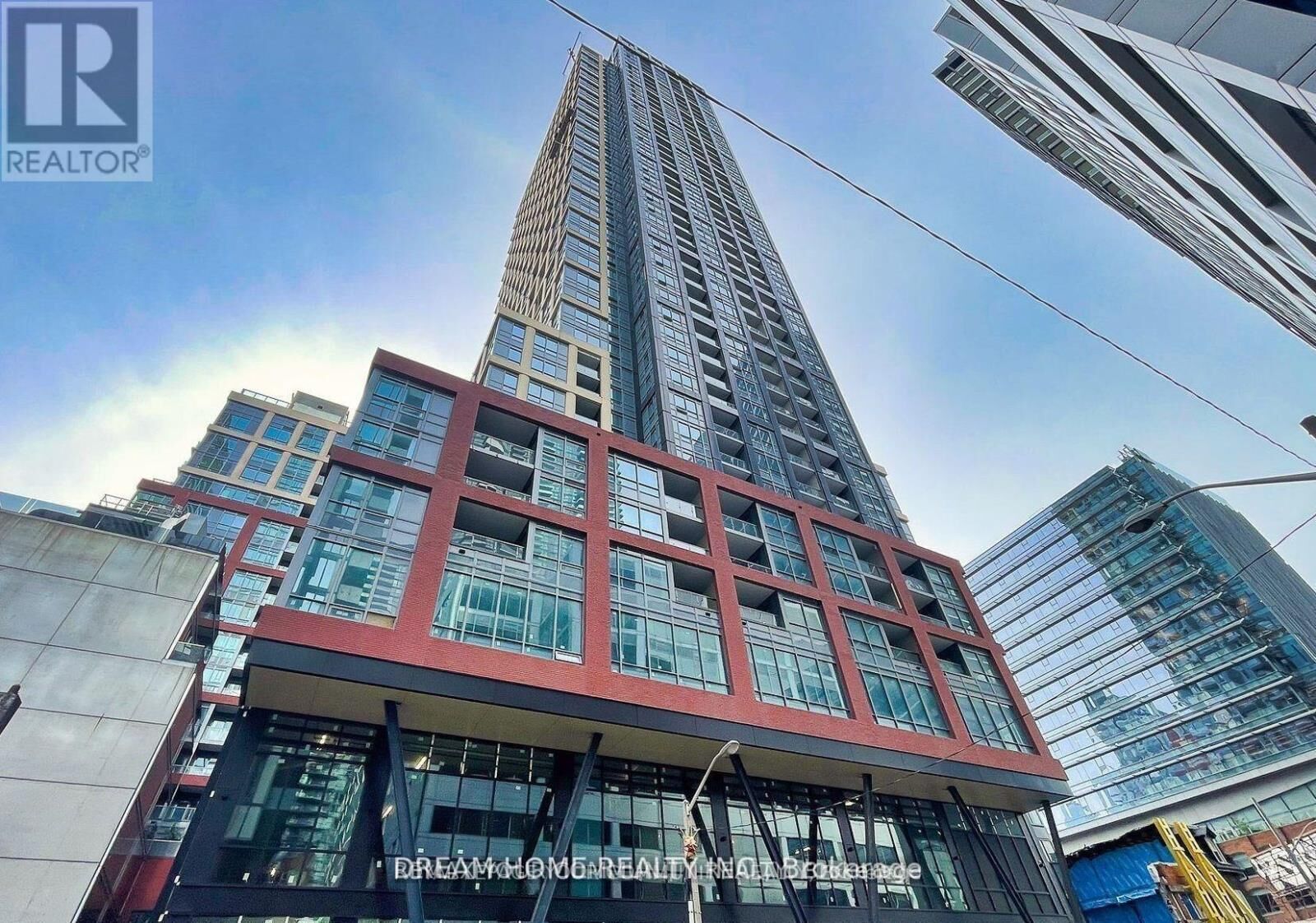 Property Photo:  108 Peter Street 1911  ON M5V 0W2 