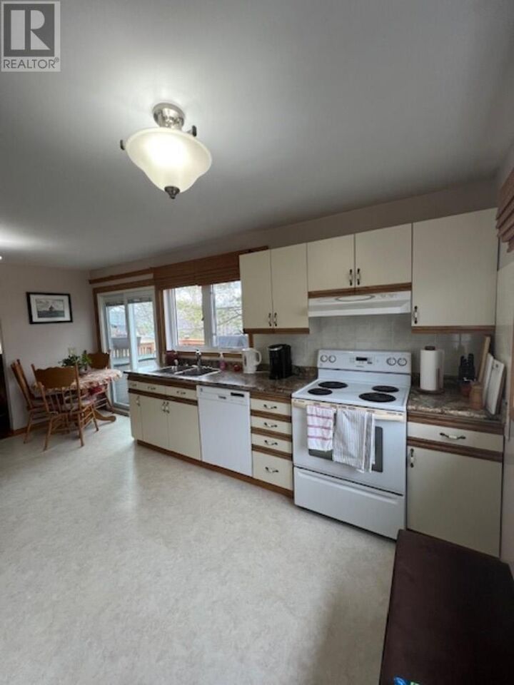 Property Photo:  1 Fifth Avenue South  ON P8T 1E5 