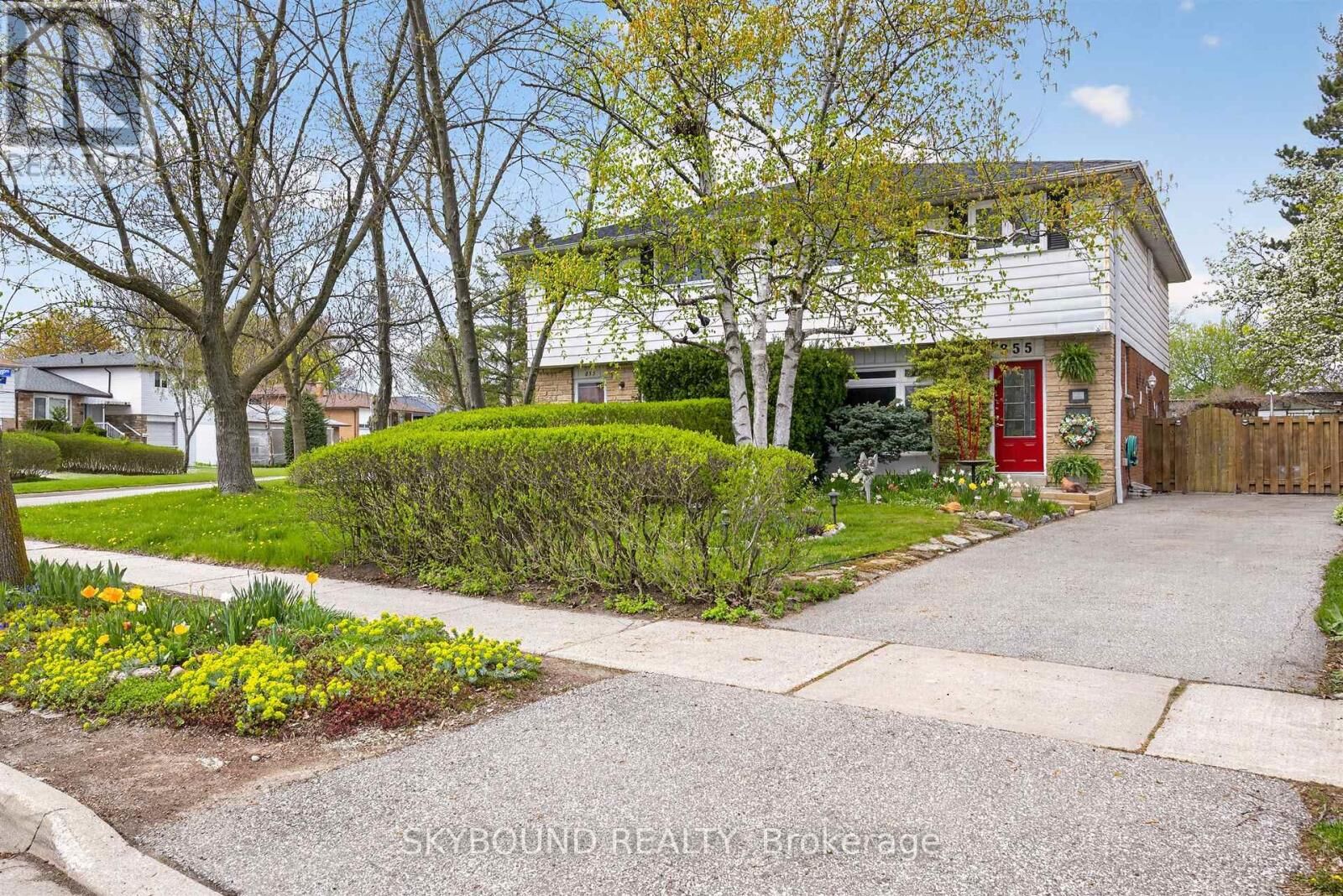 Property Photo:  855 Flagship Drive  ON L4Y 2J5 