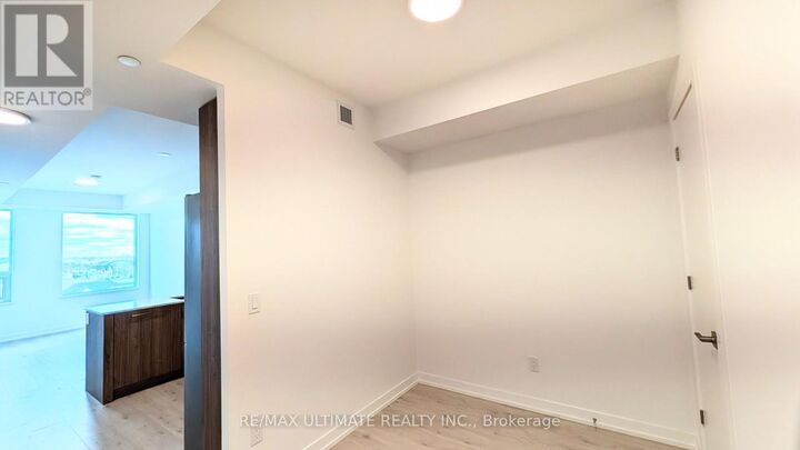 Property Photo:  2501 Saw Whet Boulevard 506  ON L6M 4G3 