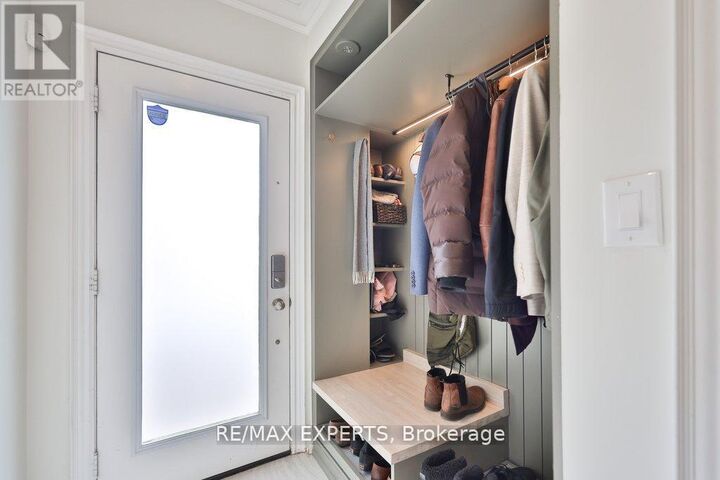 Property Photo:  129 Powseland Crescent  ON L4L 0C5 
