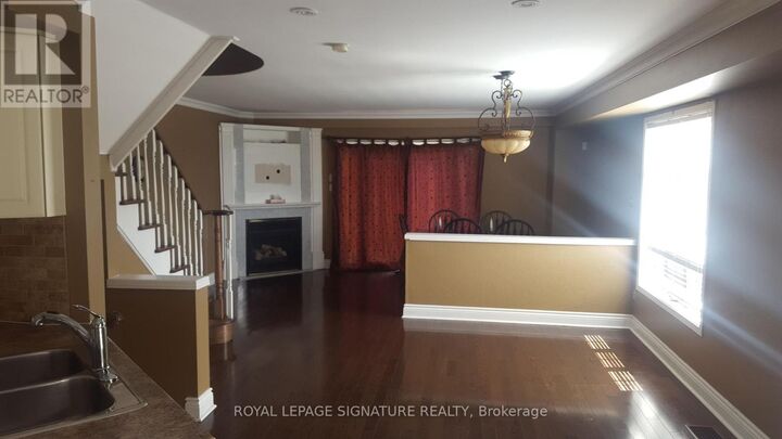 Property Photo:  5456 Tree Crest Court  ON L5R 3Z6 