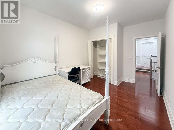 Property Photo:  275 Estelle Avenue Unit A  ON M2N 5J4 