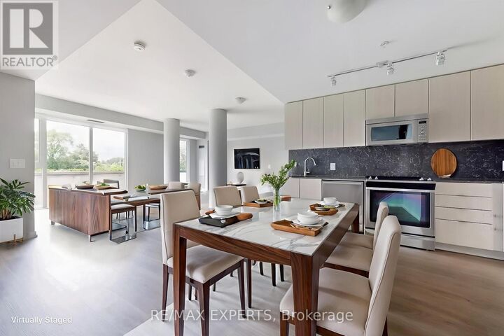 Property Photo:  3237 Bayview Avenue 102  ON M2K 2J7 