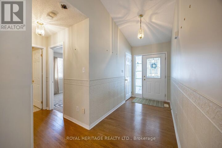 Property Photo:  118 Bluffs Road  ON L1B 1A8 