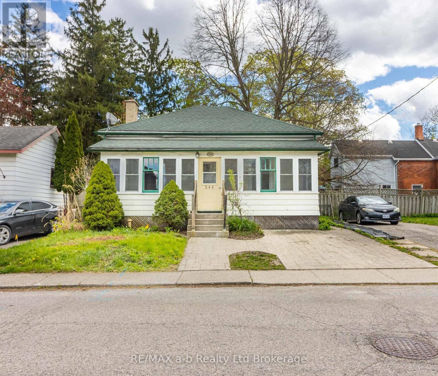 Property Photo:  544 Grace Street  ON N4S 4N8 