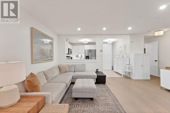 Property Photo:  108 Finch Avenue West A3  ON M2N 6W6 