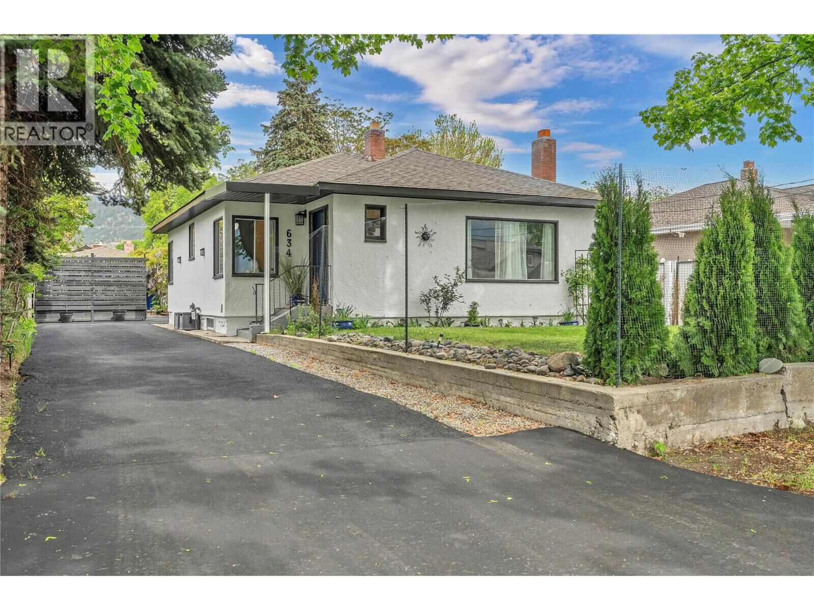 Property Photo: 634 Latimer Street BC V2A 5R6
