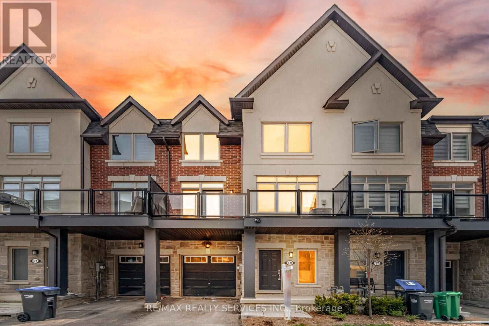 Property Photo:  19 Tiveron Avenue  ON L7C 4L4 
