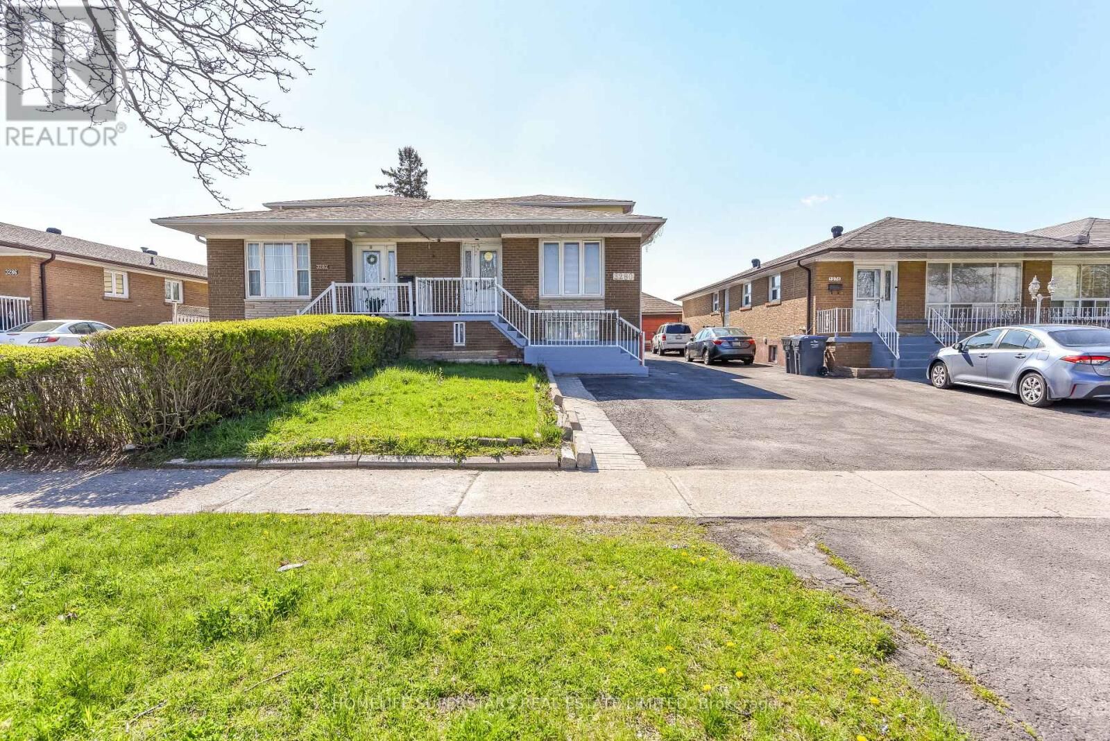 Property Photo:  3280 Clara Drive  ON L4T 2C7 