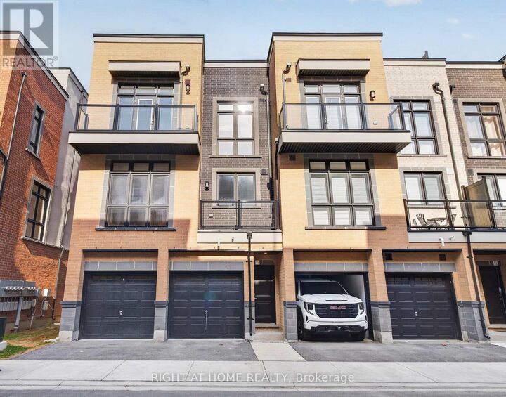Property Photo:  12860 Yonge Street 1  ON L4E 1J4 
