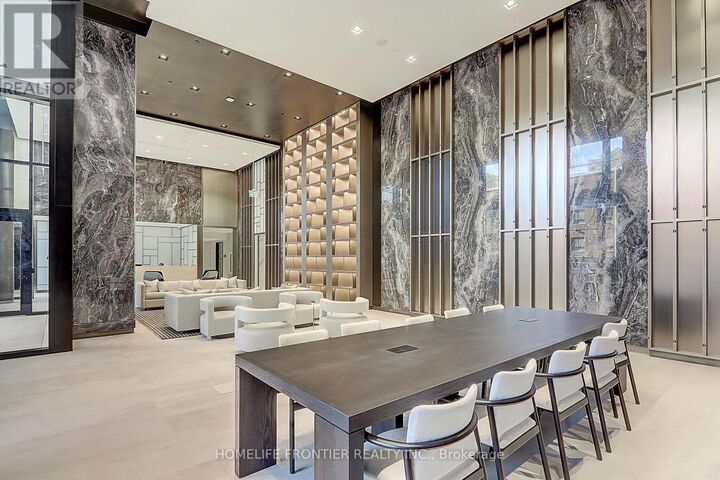 Property Photo:  117 Broadway Avenue 417  ON M4P 1V3 