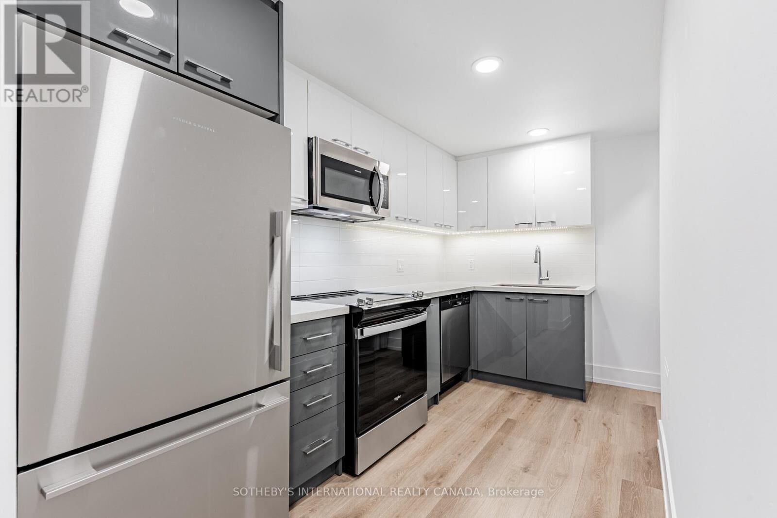 Property Photo:  201 Sherbourne Street N2305  ON M5A 3X1 
