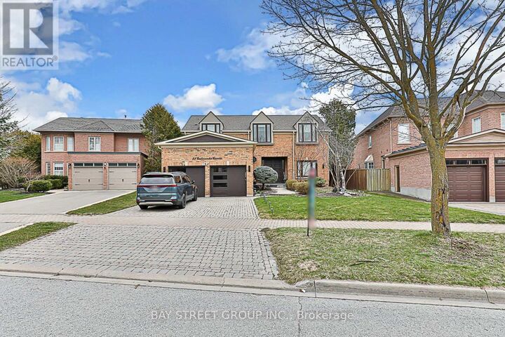 Property Photo:  11 Gatcombe Circle  ON L4C 9P4 