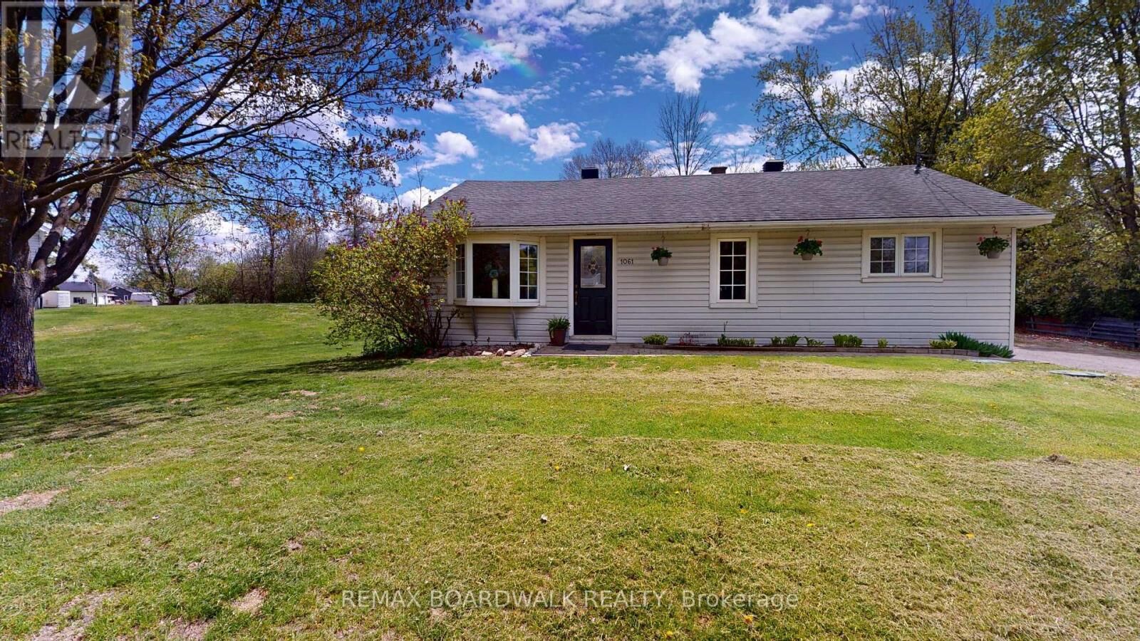 Property Photo:  1061 Centennial Road  ON K6V 5T4 