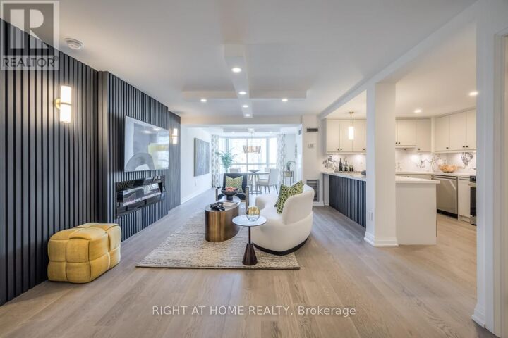 Property Photo:  5444 Yonge Street 1810  ON M2N 6J4 