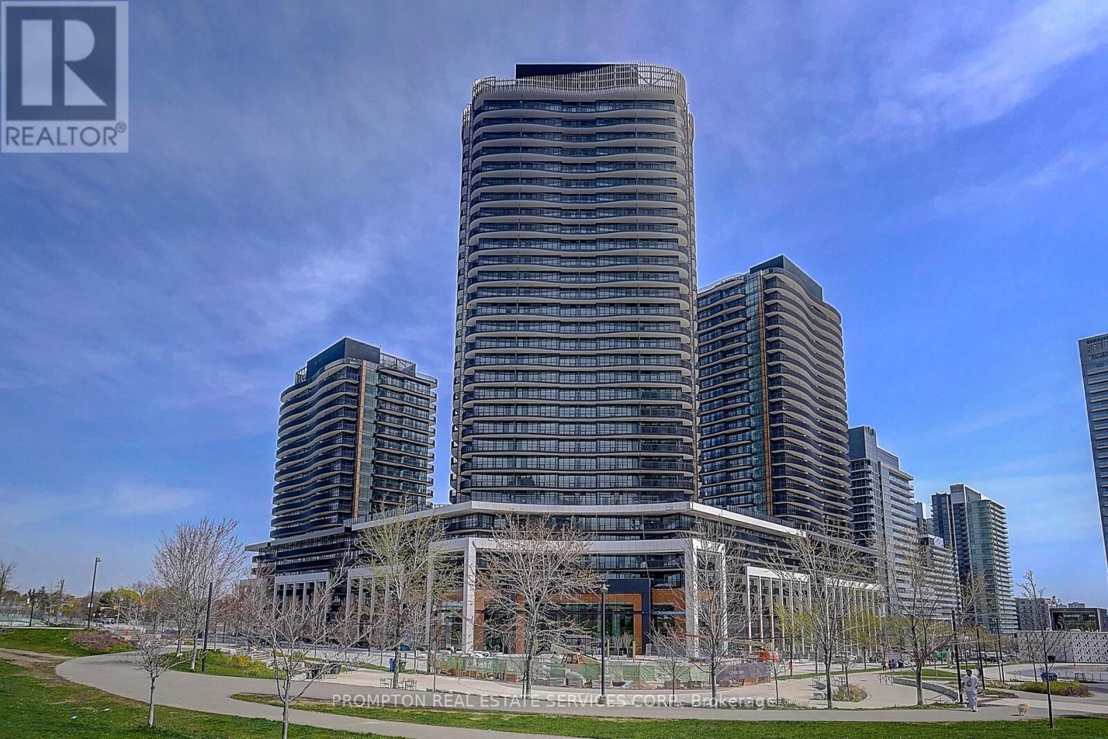 Property Photo:  18 Esther Shiner Boulevard 209  ON M2K 0J7 