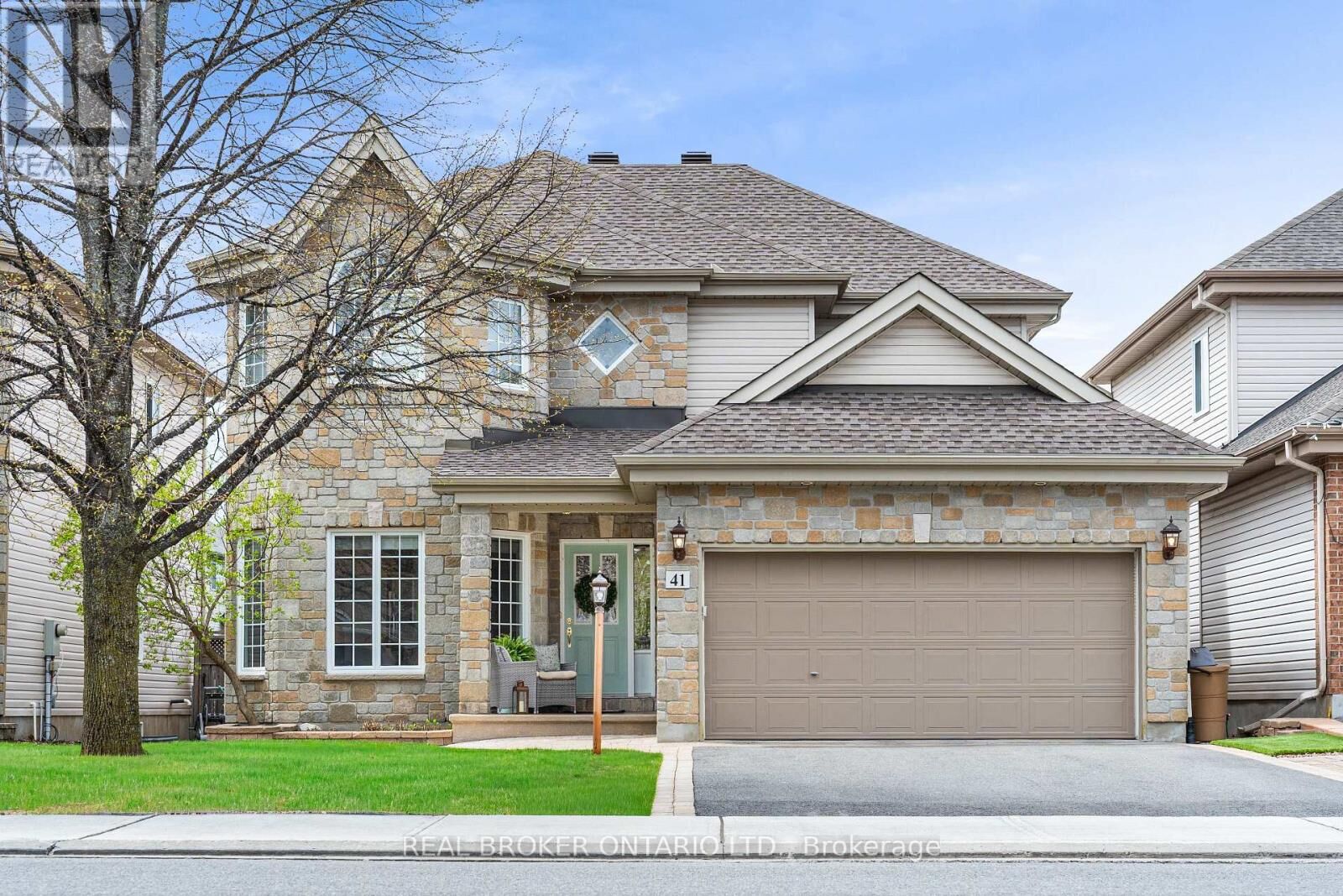 Property Photo:  41 Golder'S Green Lane  ON K2J 5G2 