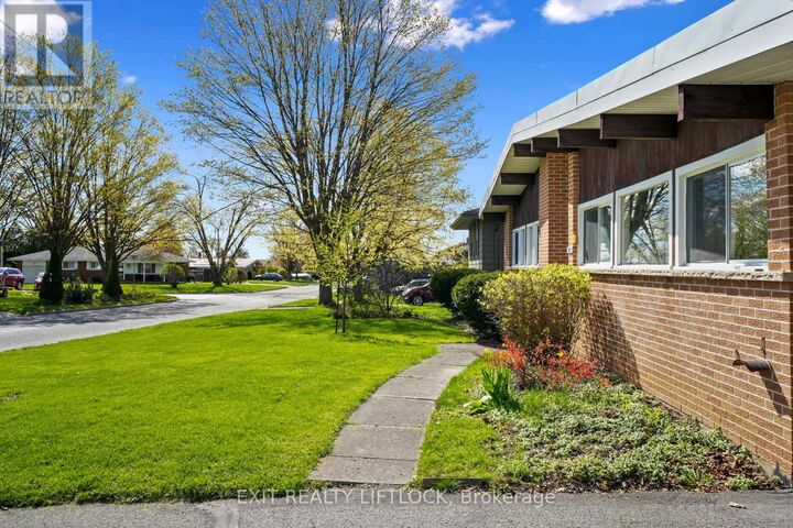 Property Photo:  1224 Cabot Street  ON K9H 6W9 