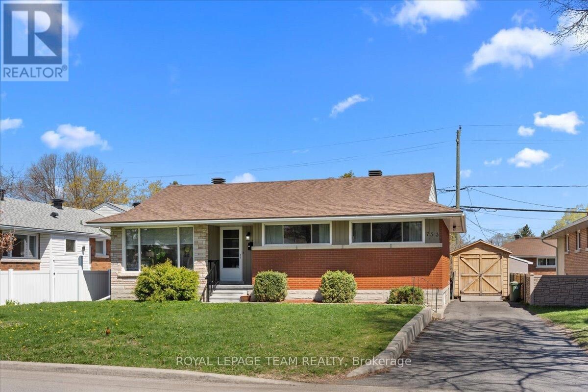 Property Photo:  753 Dickens Avenue  ON K1G 2X9 
