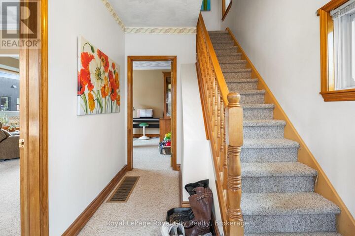 Property Photo:  20 Crimea Street  ON N1H 2Y6 