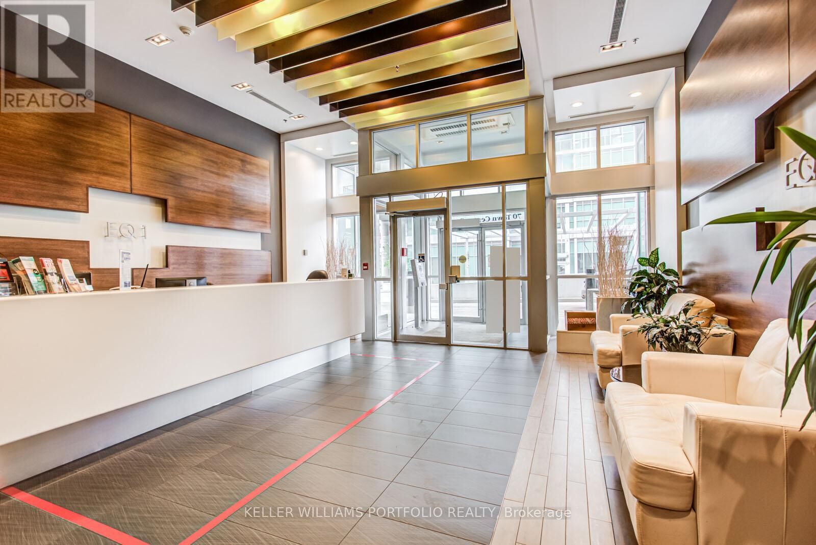 Property Photo:  70 Town Centre Court 806  ON M1P 0B2 
