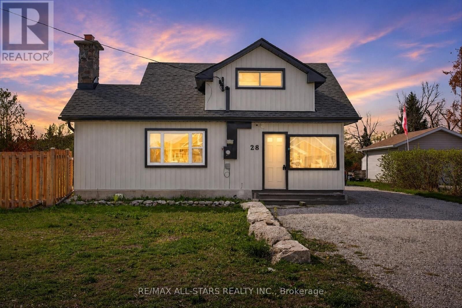 Property Photo:  28 Prince Street West  ON K0M 1A0 