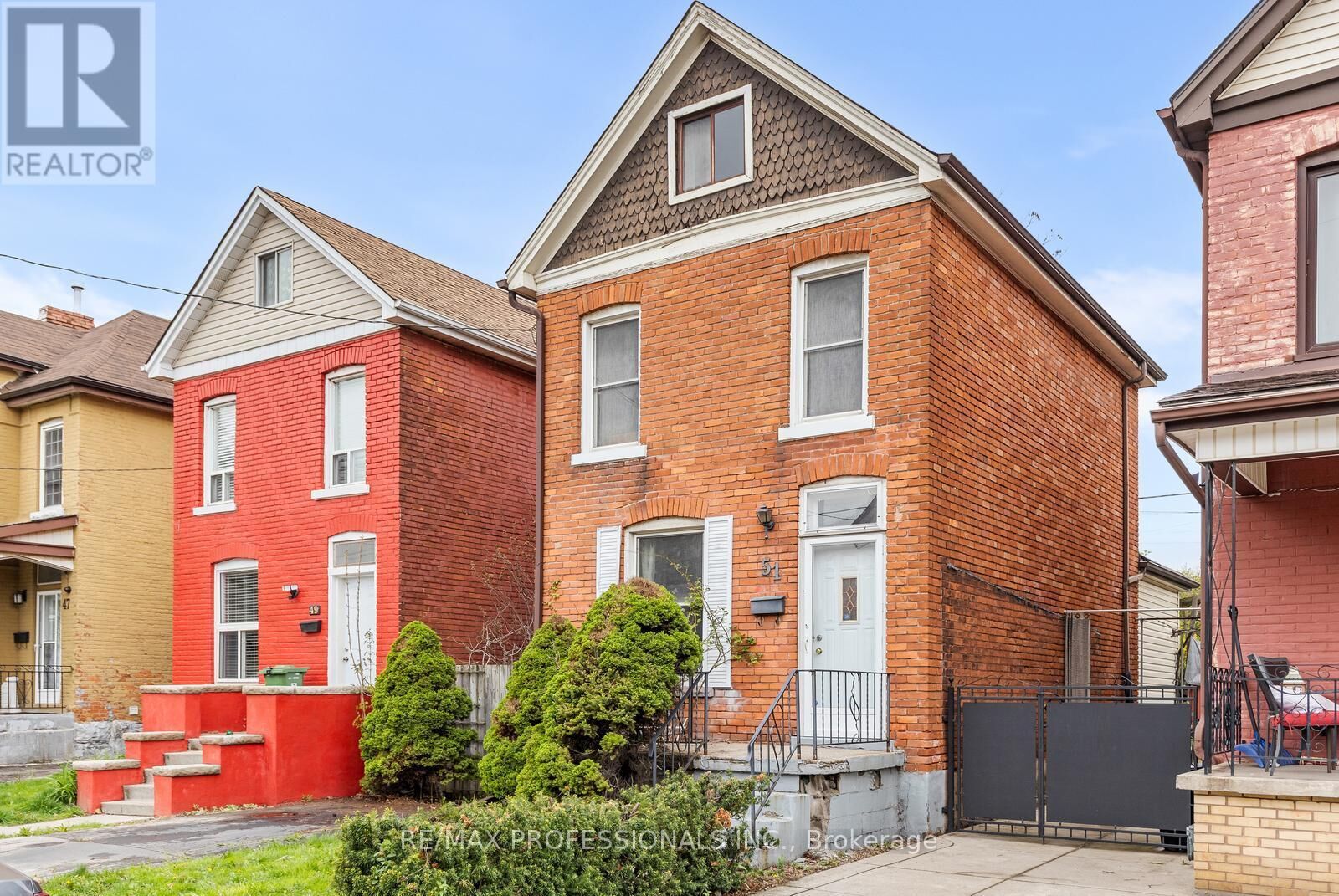 Property Photo:  51 Clyde Street  ON L8L 5R5 