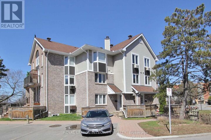 Property Photo:  3 Stonebank Crescent 10  ON K2H 9M2 