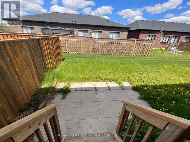 Property Photo:  39 Waterthrush Lane  ON N3Y 0E9 